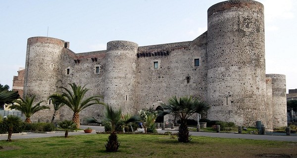 castello-ursino-catania