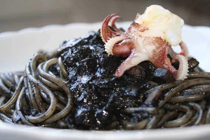 Pasta al nero di seppia